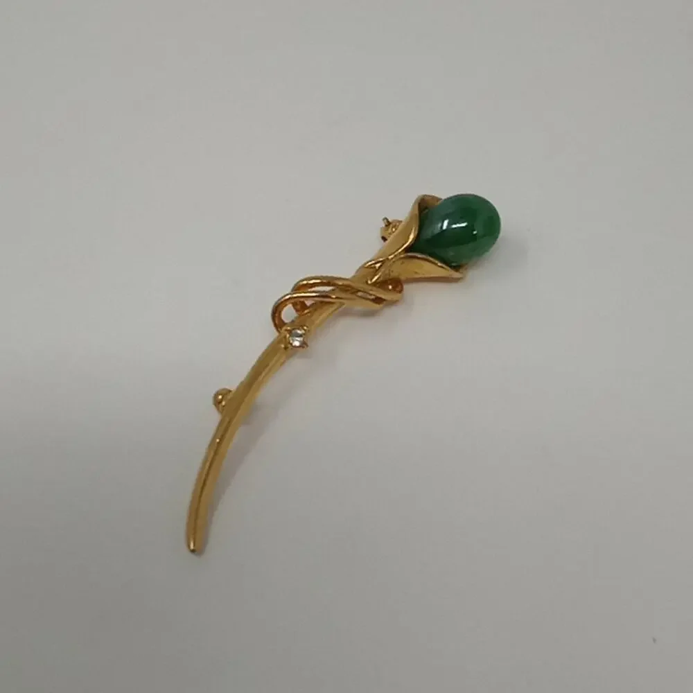 Gold Tone Lily Shaped Pin With Green Cabochon Brooch